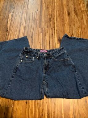 Edikted Low Rise Raelynn Washed Dark Blue Straight-Leg Jeans